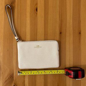 COACH White Leather Wristlet - Like New!